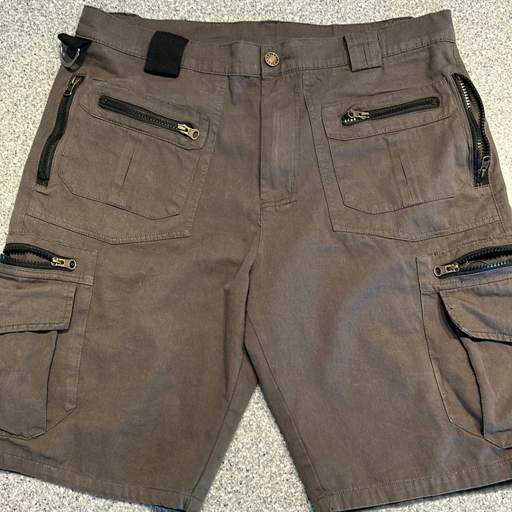 Mens brown shorts in size XL
